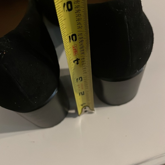 Clarks Artisan Black Suede Patent Leather Toe Heels Size 9